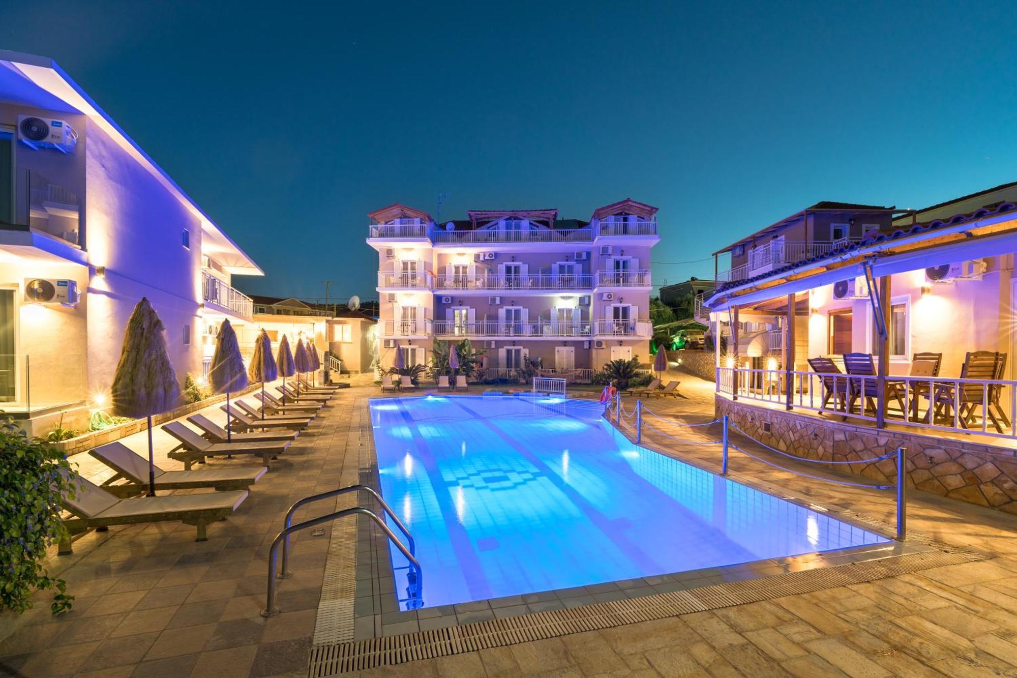 Amoudi Studios Apartments Hotel 3* Ammoudi
