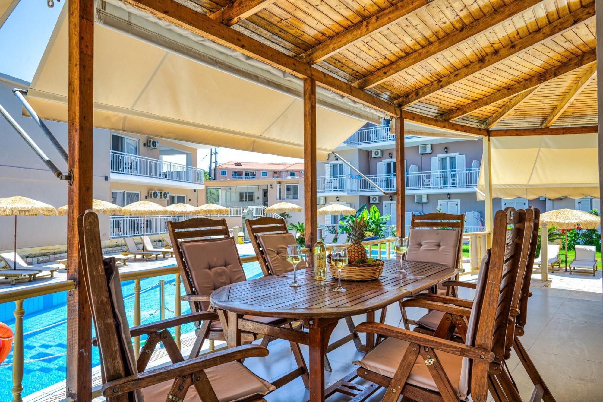 Amoudi Studios Apartments Hotel Aparthotel