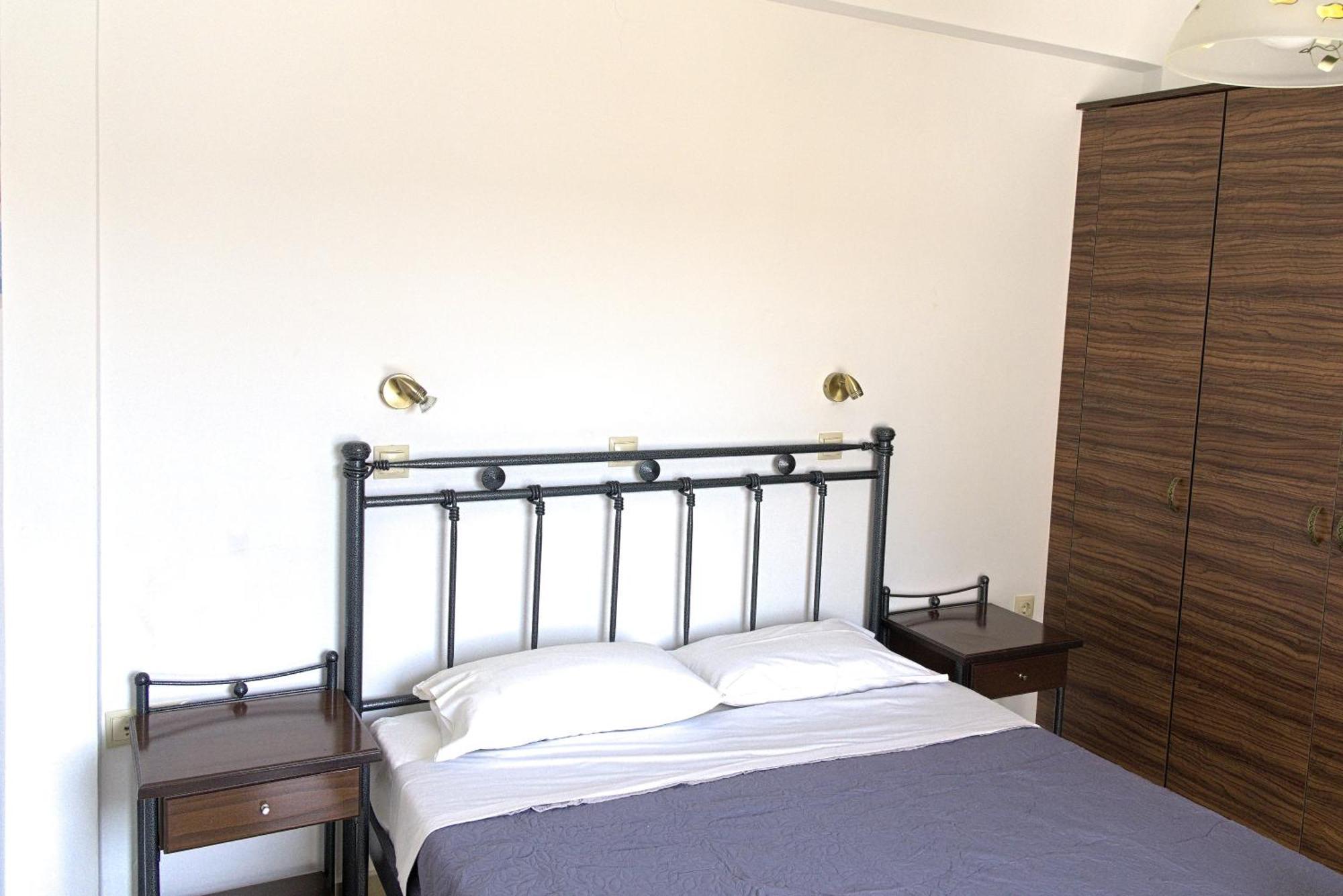 Amoudi Studios Apartments Hotel Aparthotel