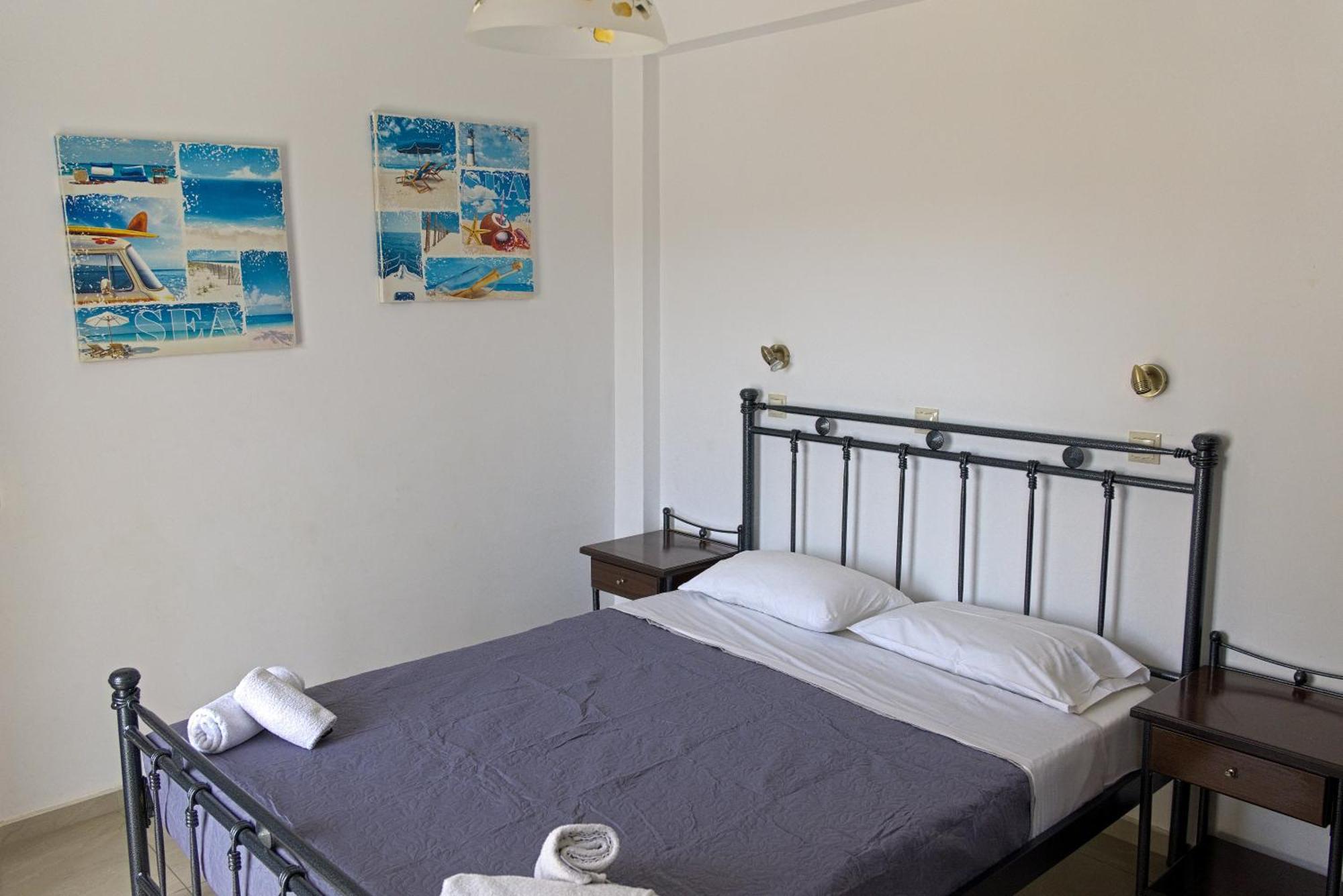 Amoudi Studios Apartments Hotel 3*