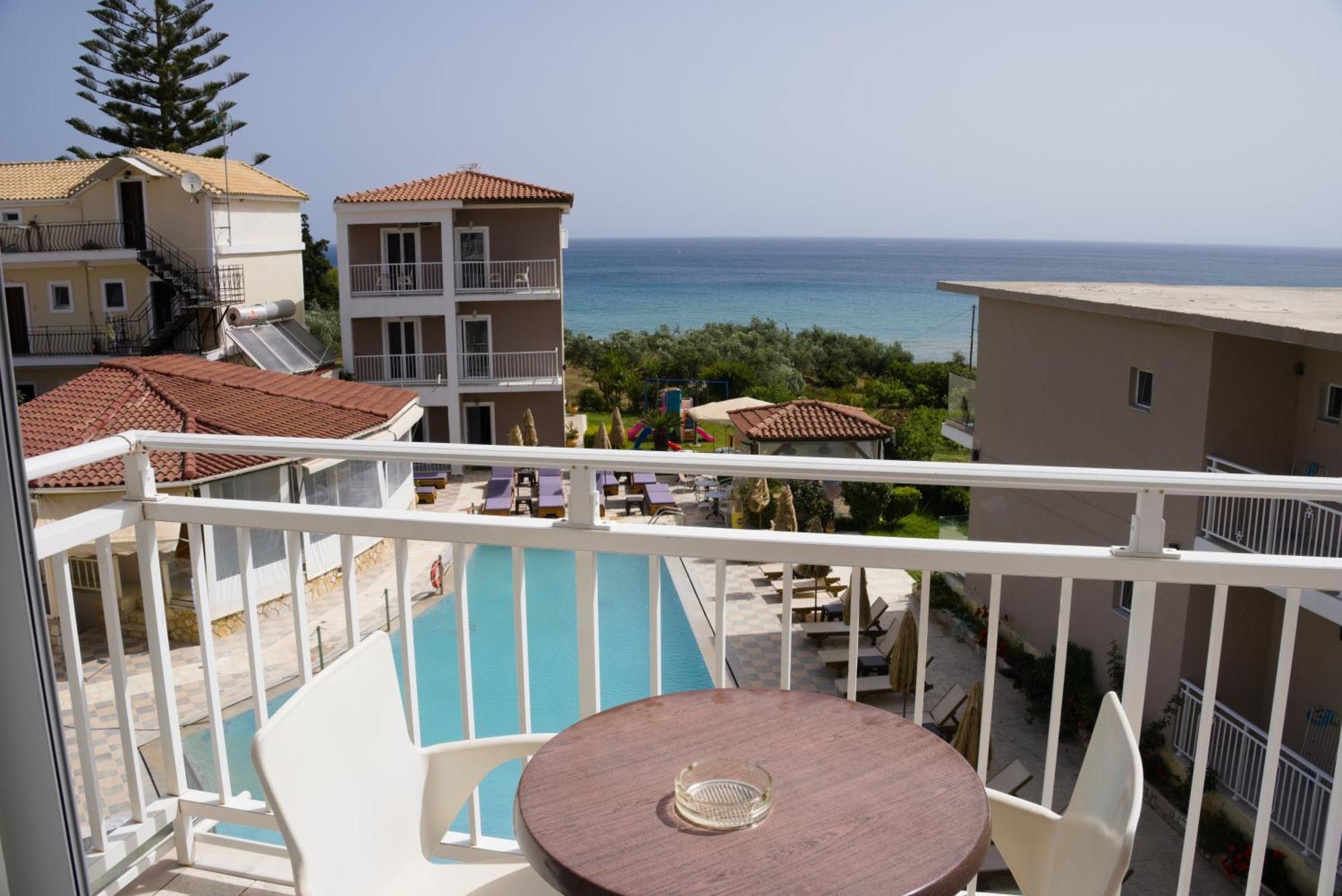 Amoudi Studios Apartments Hotel Hotel de apartamente 3*