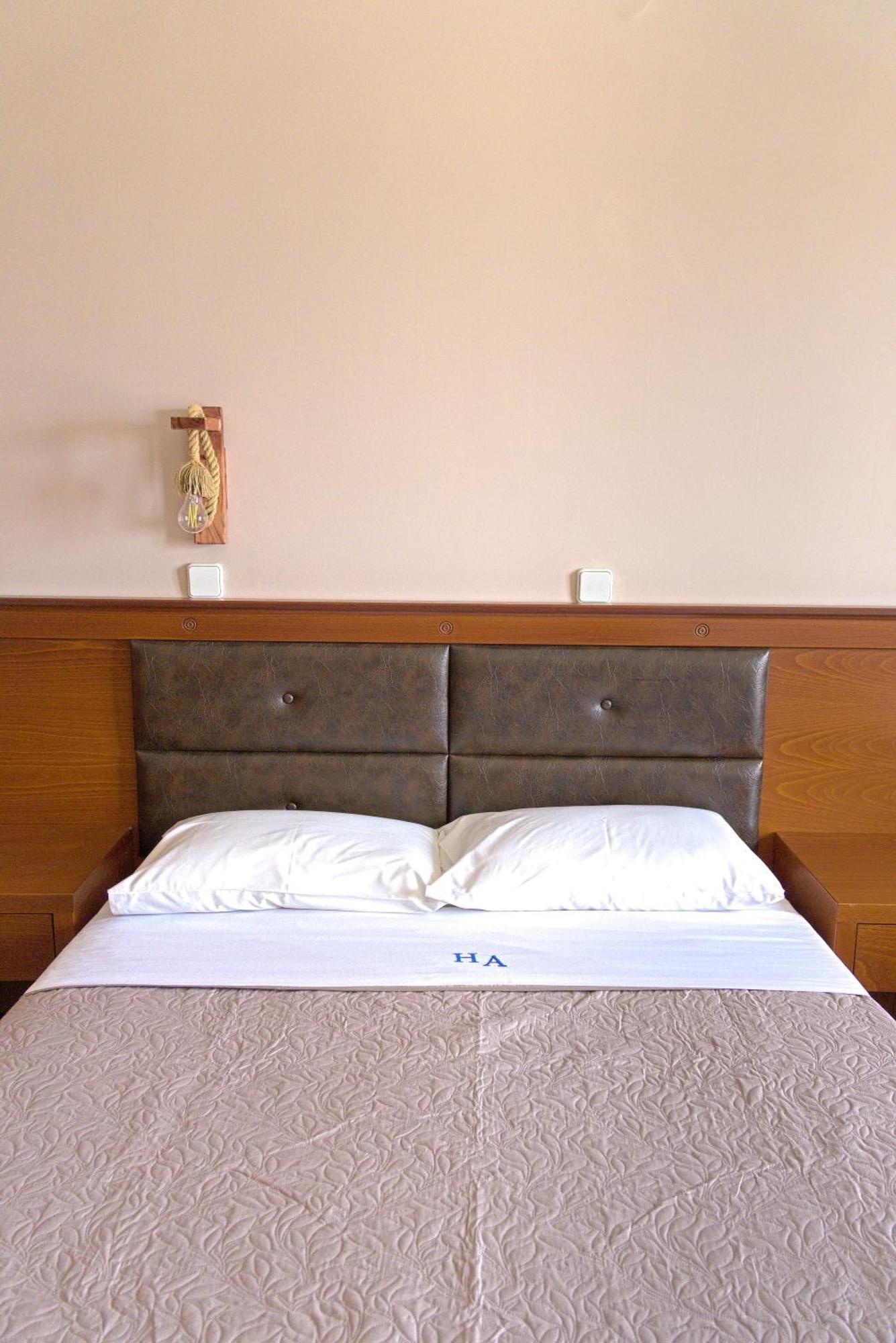 Amoudi Studios Apartments Hotel
