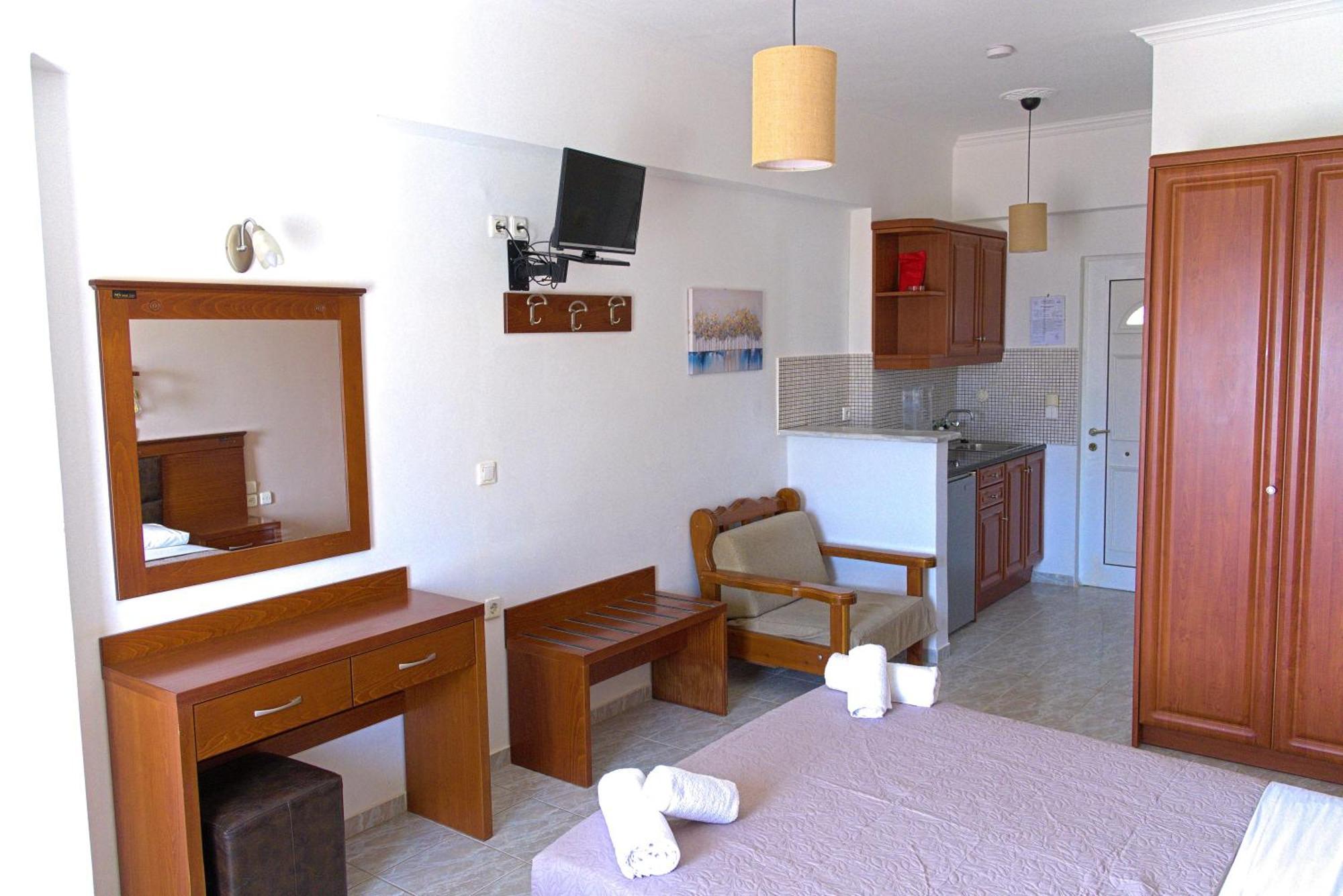 Amoudi Studios Apartments Hotel 3* Amoudi