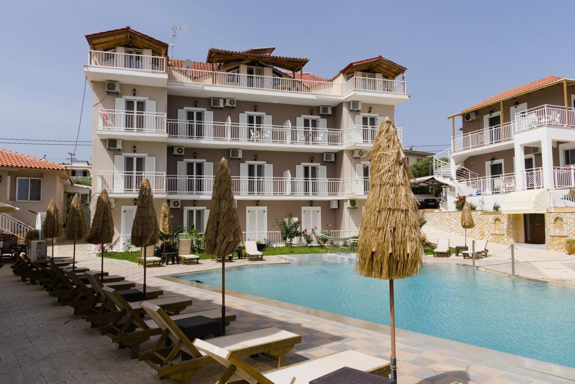 Amoudi Studios Apartments Hotel